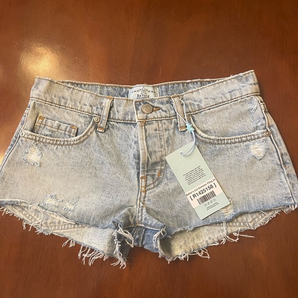Revice Editors Cut Summer Fling Jean Shorts. Size- 24. Brand new. - Picture 4 of 8